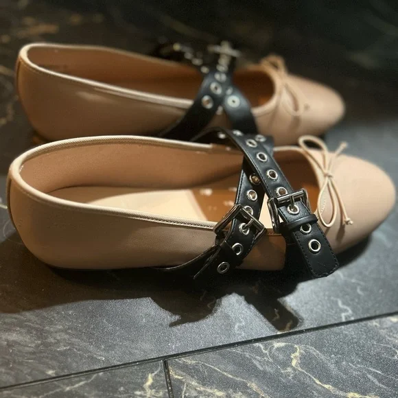 $7 🦋 (Read Below) Madden Girl Ballet Flats in Beige with Black Buckle Accent - Picture 2 of 4